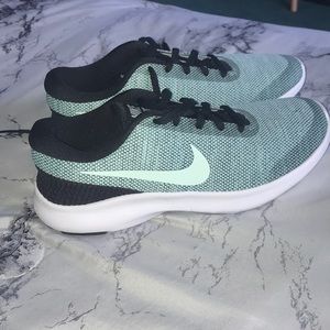 NIKE RUNNING SHOES !!
